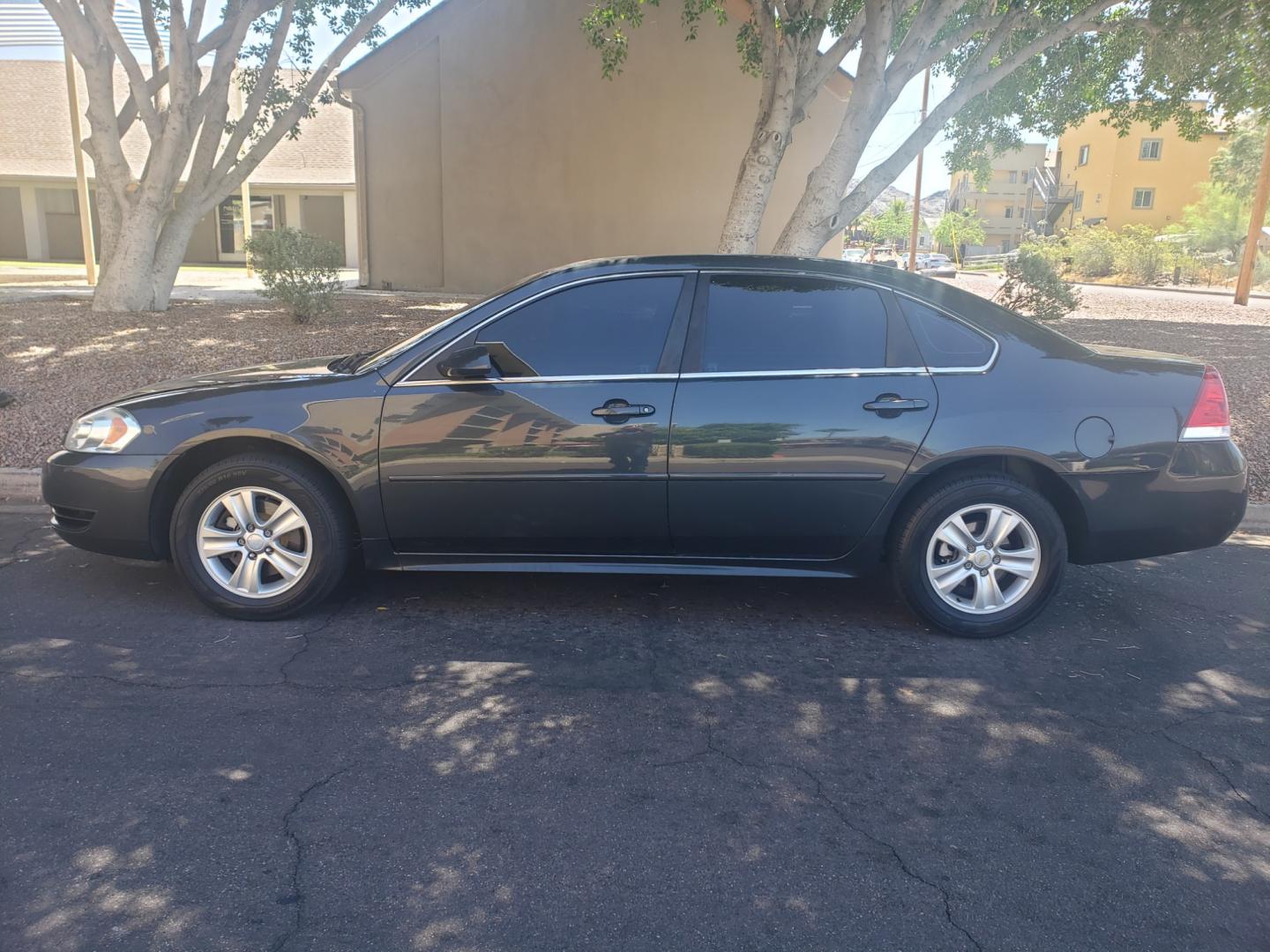 2014 /gray Chevrolet Impala ls fleet (2G1WA5E31E1) with an 3.6L V6 DOHC 24V engine, 6-Speed Automatic transmission, located at 323 E Dunlap Ave., Phoenix, AZ, 85020, (602) 331-9000, 33.567677, -112.069000 - 2014 Chevrolet Impala Limited LS,..... Ice cold A/C, No accidents, Power everything, Stereo/cd player, Phone sync, Bluetooth, Clean Gray interior with Gray cloth seats in near perfect condition, power windows, power door locks, clean Arizona title, Runs and Drives Excellent. Very clean inside and ou - Photo#6